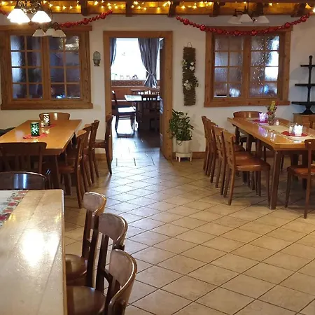 - - Zum - Oberwirt * Langenpreising